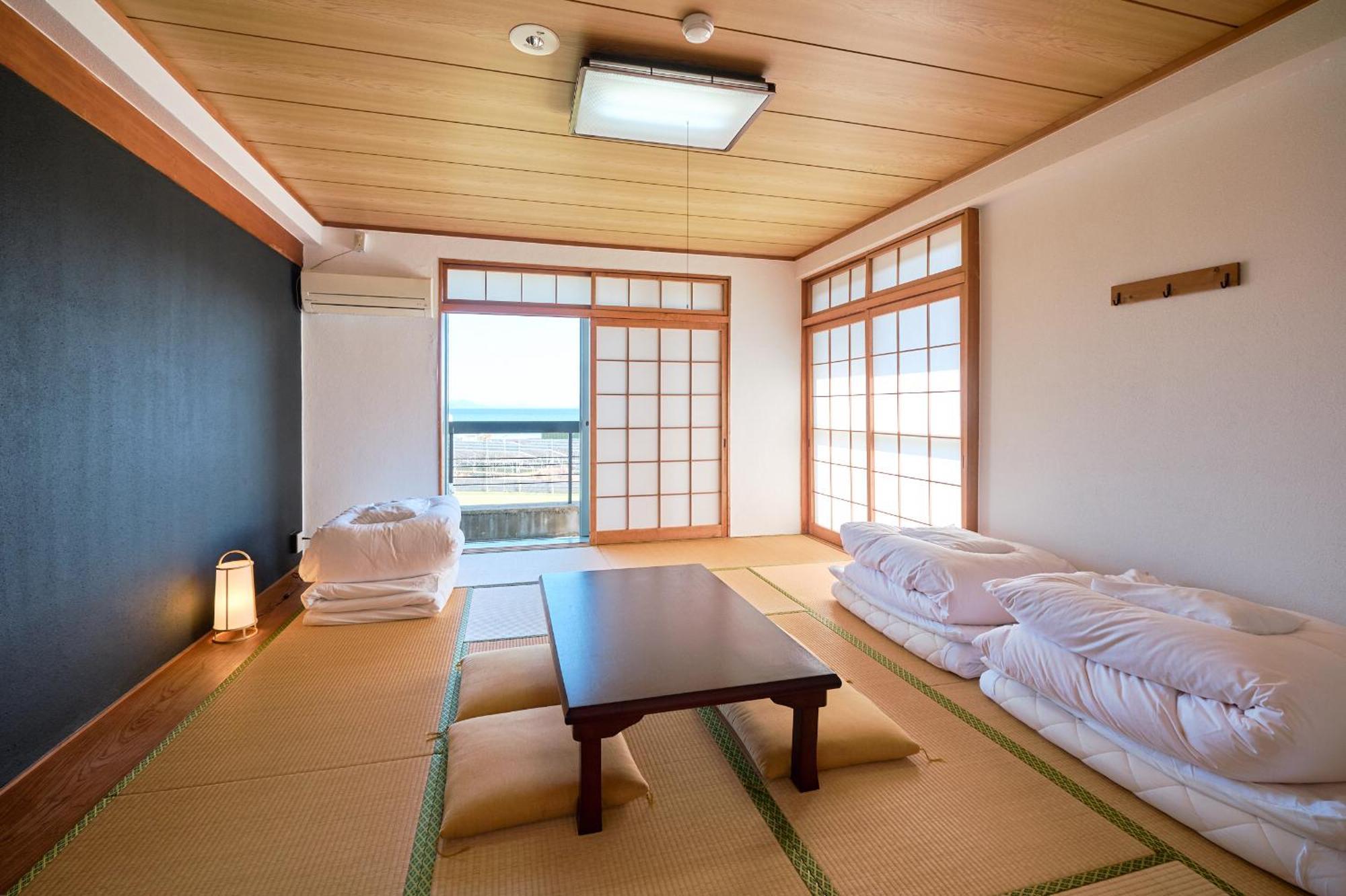 J-Hoppers Lake Biwa Guesthouse Ócu Pokoj fotografie